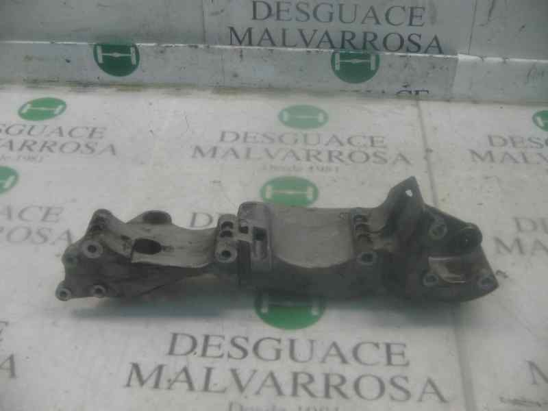Recambio de soporte bomba inyeccion para volkswagen golf iii berlina (1h1) 1.6 referencia OEM IAM   