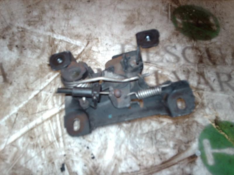 Recambio de cerradura capot para audi a4 berlina (b5) 1.9 tdi referencia OEM IAM 8D0823509J  