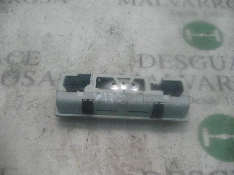 Recambio de piloto interior para bmw serie 5 berlina (e39) 525tds referencia OEM IAM 63318360106  