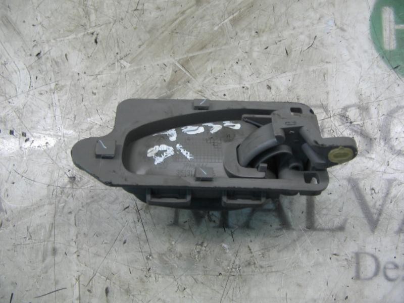 Recambio de maneta interior delantera izquierda para citroën xsara picasso 2.0 hdi referencia OEM IAM   