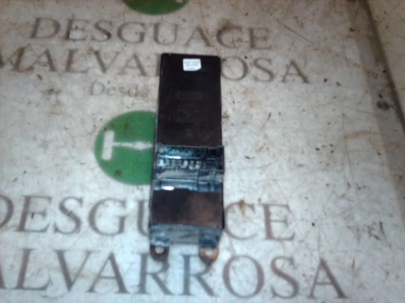 Recambio de mando elevalunas delantero izquierdo para nissan primera berlina (p12) visia referencia OEM IAM   