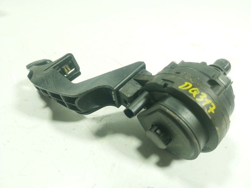 Recambio de bomba agua para bmw 5 (g30, f90) 530 i xdrive referencia OEM IAM 11518840613 884061301 