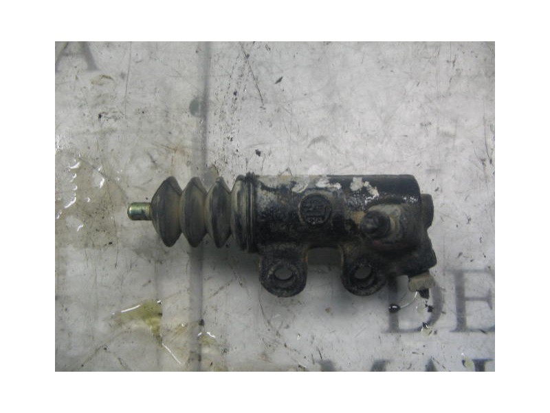 Recambio de bombin embrague para toyota avensis berlina (t 22) 2.0 terra (4-ptas.) referencia OEM IAM   