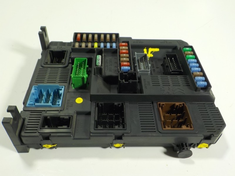 Recambio de caja reles / fusibles para peugeot 208 1.4 hdi fap referencia OEM IAM 1608326080 9678355880 