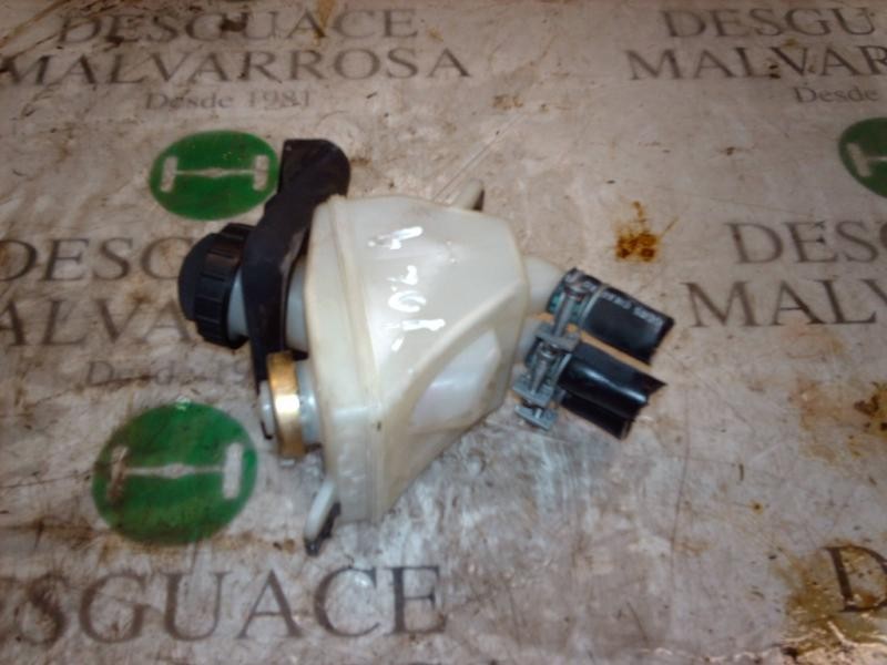 Recambio de deposito servo para nissan trade 100 referencia OEM IAM   