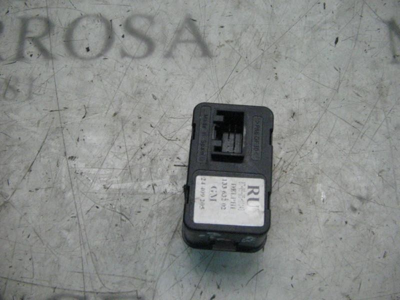 Recambio de mando elevalunas delantero izquierdo para opel meriva essentia referencia OEM IAM   