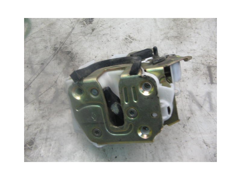 Recambio de cerradura puerta trasera izquierda para nissan primera berlina (p11) comfort referencia OEM IAM   