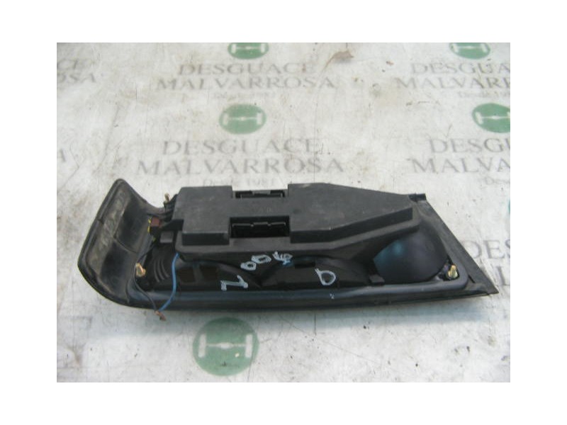 Recambio de piloto trasero derecho para peugeot 405 berlina 1.9 cat-u referencia OEM IAM   