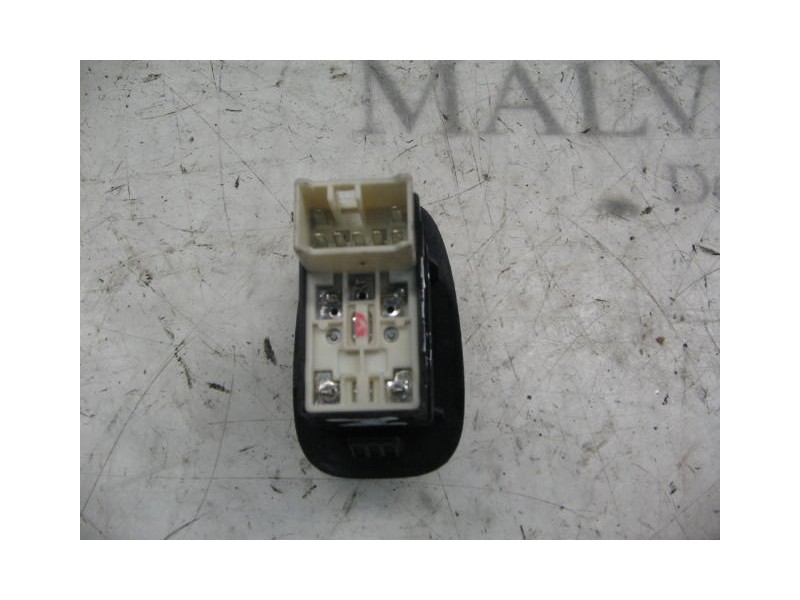 Recambio de mando elevalunas trasero izquierdo para hyundai accent (lc) crdi gl referencia OEM IAM 9358025015PK  