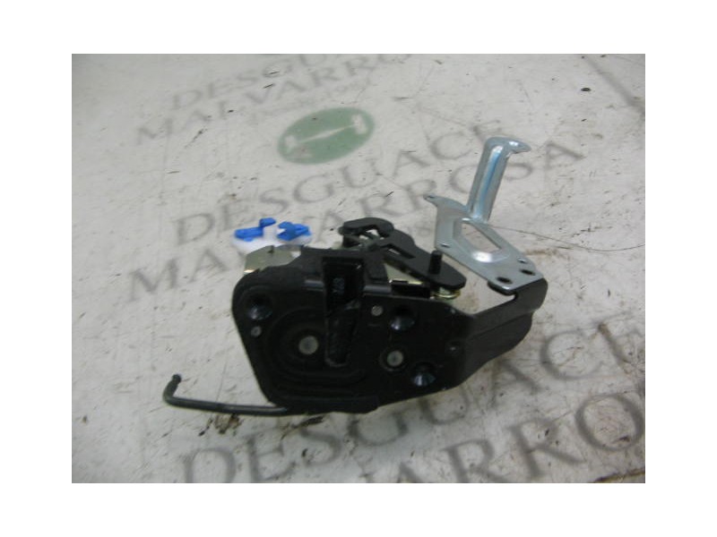 Recambio de cerradura puerta trasera izquierda para hyundai accent (lc) crdi gl referencia OEM IAM 8141025030  