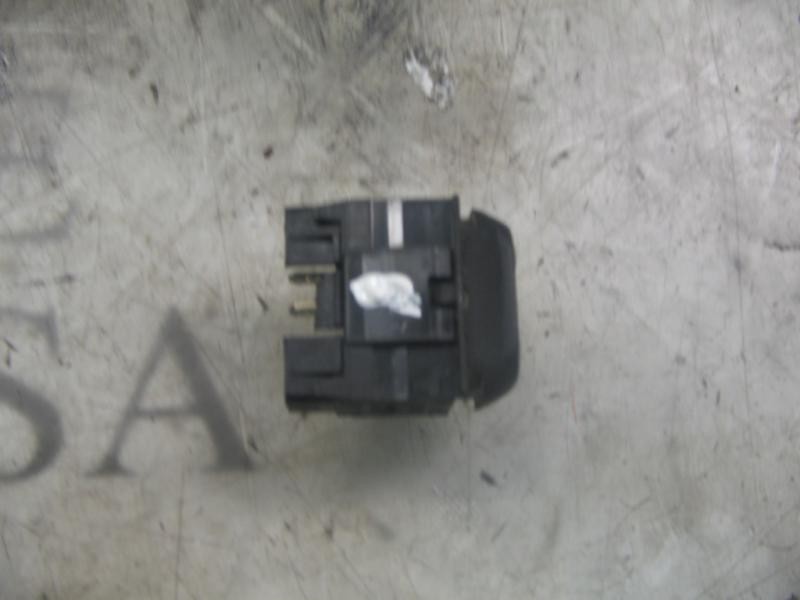 Recambio de mando elevalunas delantero izquierdo para citroën xantia berlina 1.9 d x referencia OEM IAM   