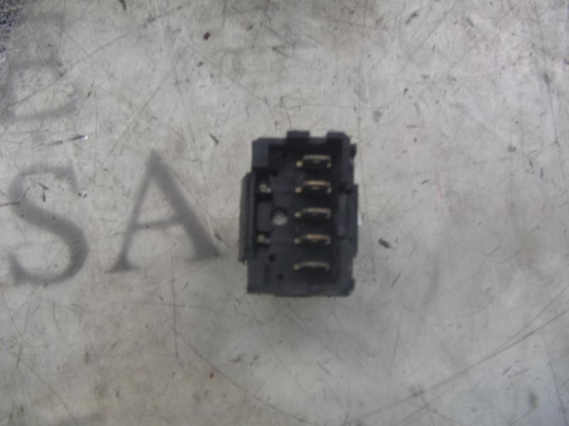 Recambio de mando elevalunas delantero izquierdo para citroën xantia berlina 1.9 d x referencia OEM IAM   