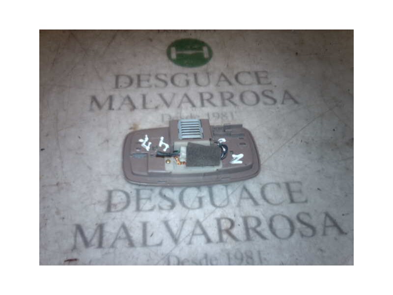 Recambio de piloto interior para kia carnival ii 2.9 cdri ex referencia OEM IAM   