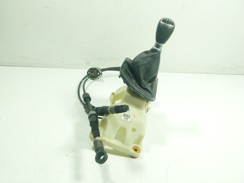 Recambio de palanca cambio para hyundai tucson (tl, tle) 1.7 crdi referencia OEM IAM 43700D7260TRB  