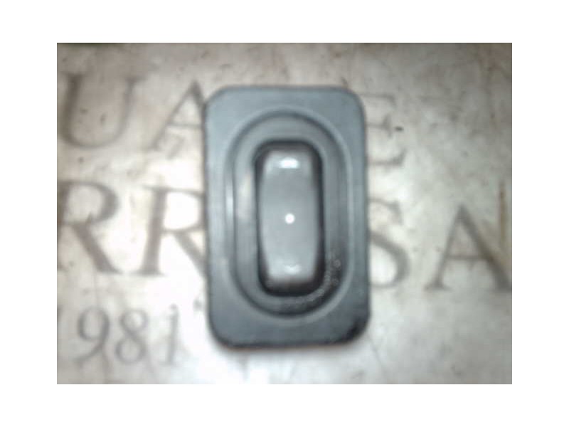 Recambio de mando elevalunas delantero izquierdo para opel corsa c essentia referencia OEM IAM   