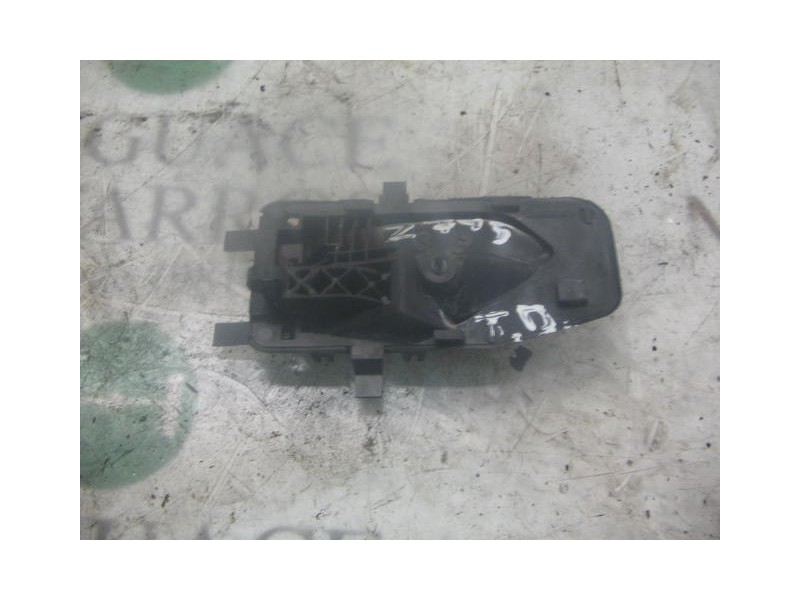 Recambio de maneta interior trasera derecha para peugeot 405 berlina embassy referencia OEM IAM   