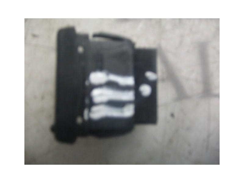 Recambio de mando elevalunas trasero izquierdo para renault 19 hatchback (b/c53) gtd referencia OEM IAM   