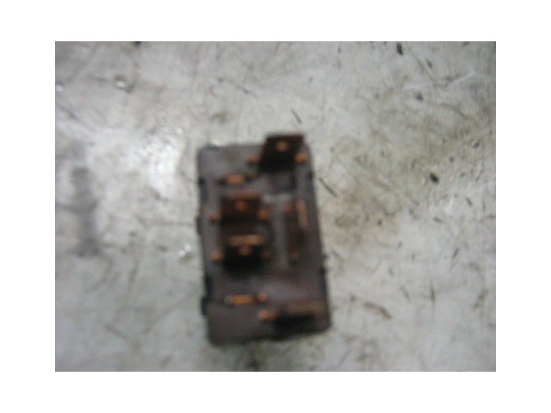 Recambio de mando elevalunas trasero derecho para audi 100 berlina (c4) básico referencia OEM IAM   