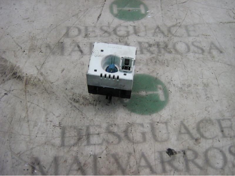 Recambio de mando multifuncion para renault megane i coach/coupe (da0) 1.6 e (daof) referencia OEM IAM   