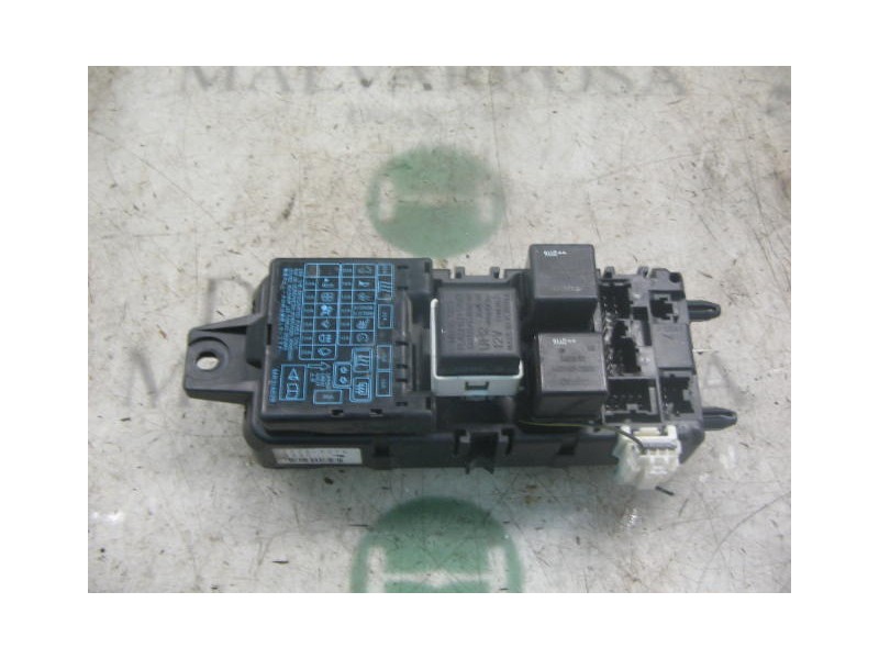 Recambio de caja reles / fusibles para mitsubishi space star (dg0) 1900 di-d comfort referencia OEM IAM   