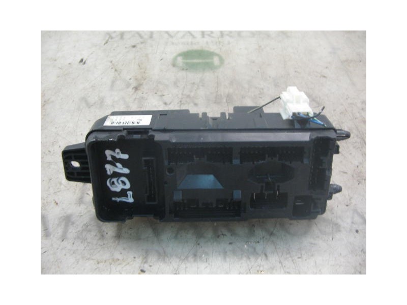 Recambio de caja reles / fusibles para mitsubishi space star (dg0) 1900 di-d comfort referencia OEM IAM   