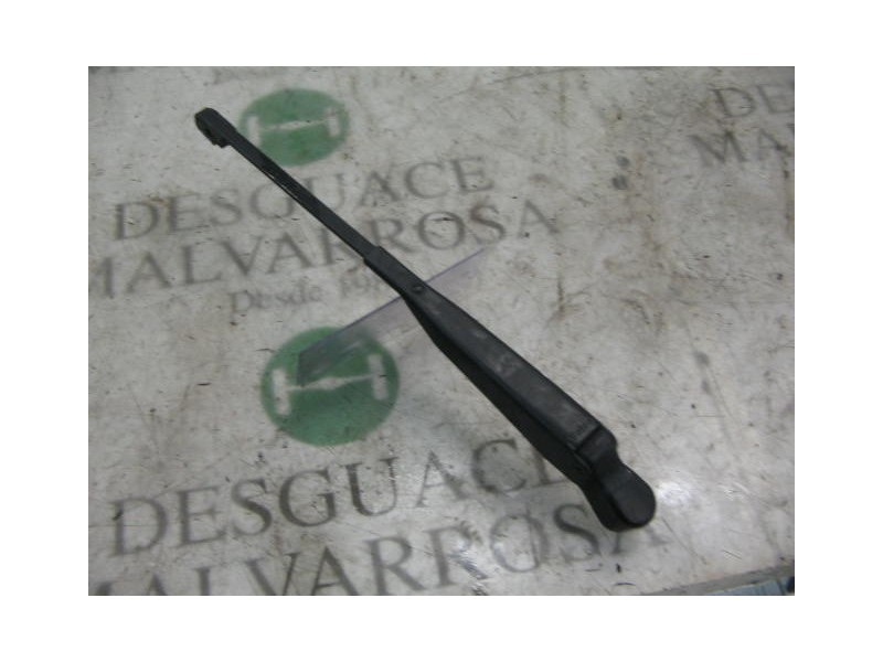 Recambio de brazo limpia trasero para peugeot 106 (s1) 1.0 referencia OEM IAM   