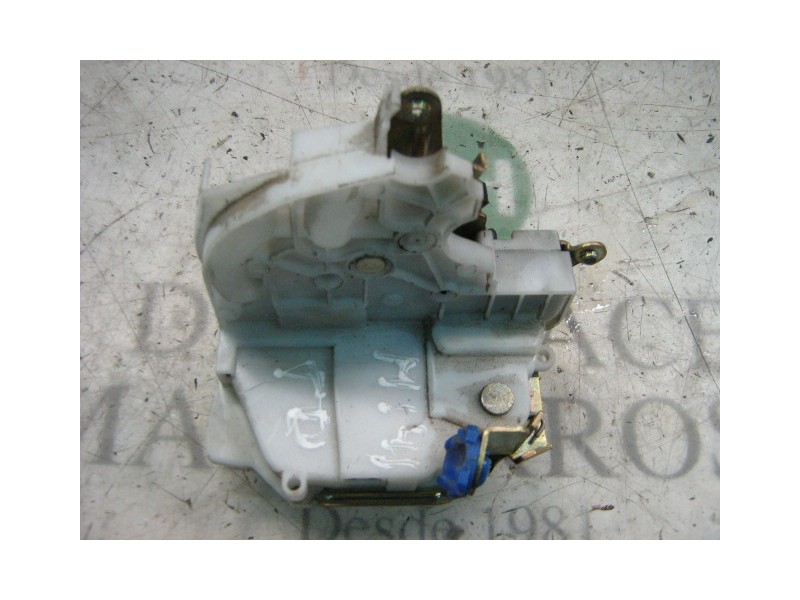 Recambio de cerradura puerta trasera derecha para nissan primera berlina (p11) gx referencia OEM IAM   