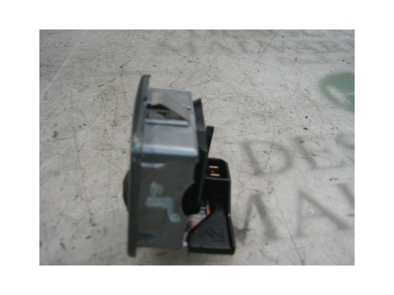 Recambio de piloto interior para peugeot 406 berlina (s1/s2) srdt referencia OEM IAM   