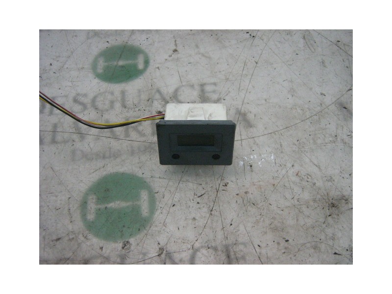 Recambio de mando multifuncion para nissan trade 100 referencia OEM IAM   