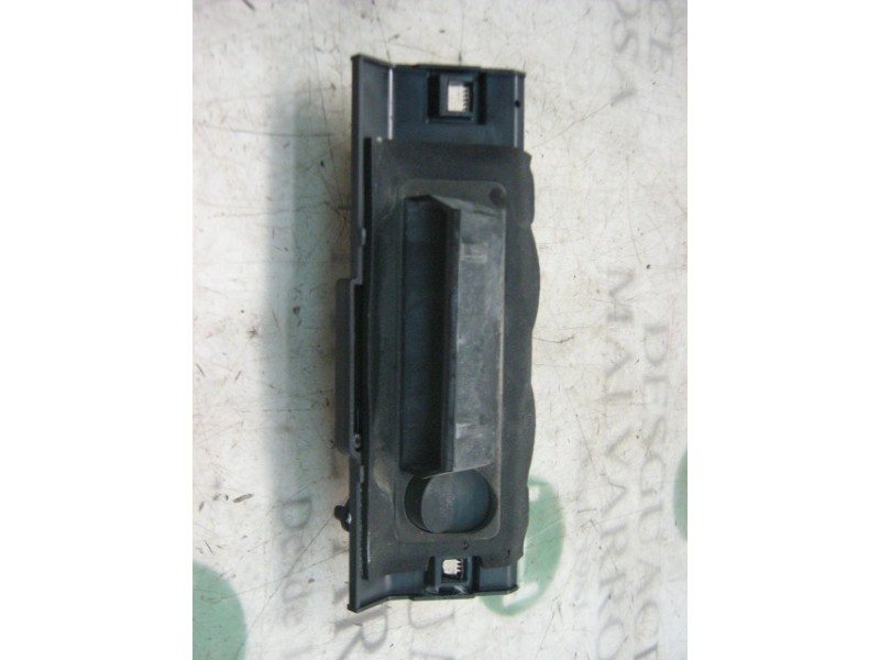 Recambio de maneta porton para peugeot 206 berlina xs referencia OEM IAM   