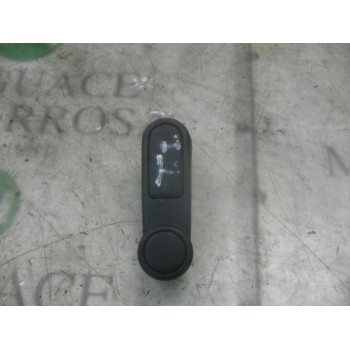 MANETA ELEVALUNAS TRASERA IZQUIERDA 