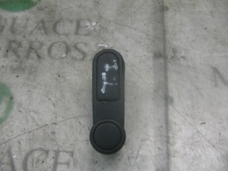 Recambio de maneta elevalunas trasera izquierda para peugeot 406 berlina (s1/s2) srdt referencia OEM IAM   