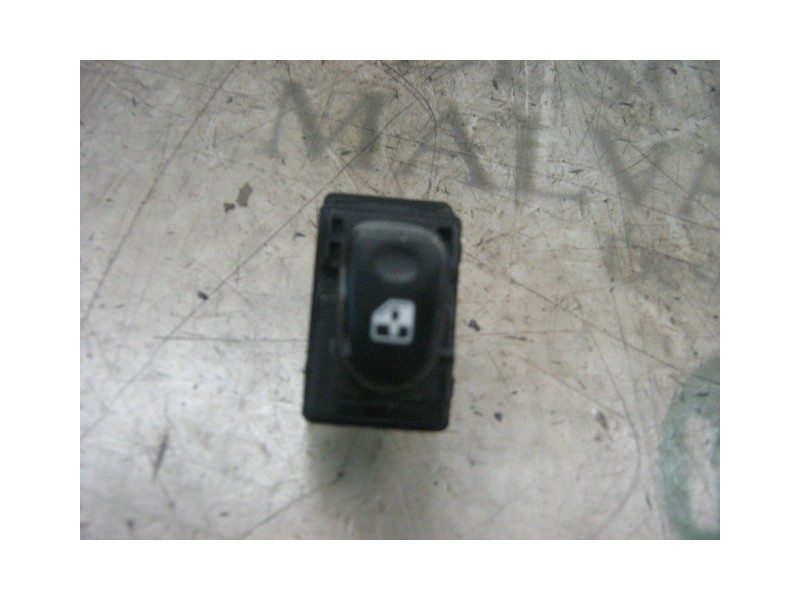 Recambio de mando elevalunas delantero derecho para hyundai accent (lc) gls referencia OEM IAM 9358025000YN  