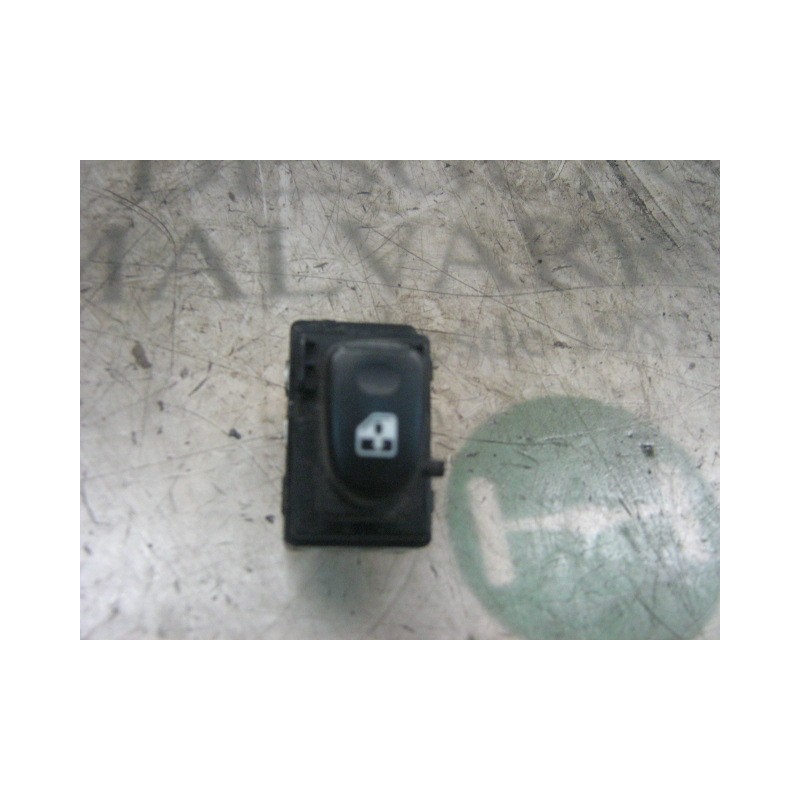 Recambio de mando elevalunas trasero derecho para hyundai accent (lc) gls referencia OEM IAM 9358025010YN  