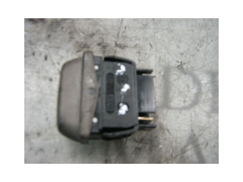 Recambio de mando elevalunas trasero izquierdo para peugeot 306 berlina 3/5 puertas (s1) xt referencia OEM IAM   