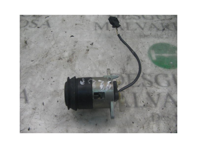 Recambio de maneta porton para audi 100 avant (c4) sport edition referencia OEM IAM 4A9862055  