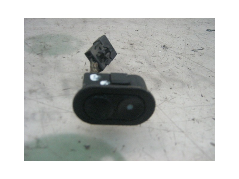 Recambio de mando elevalunas delantero derecho para opel corsa b viva referencia OEM IAM   