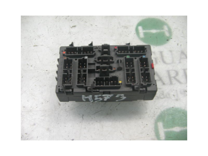 Recambio de caja reles / fusibles para peugeot 405 berlina gl exclusive referencia OEM IAM   