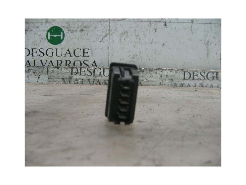 Recambio de mando elevalunas trasero izquierdo para peugeot 306 berlina 3/5 puertas (s1) style referencia OEM IAM   