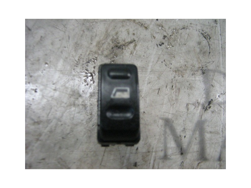 Recambio de mando elevalunas delantero derecho para citroën xsara berlina 1.9 td sx referencia OEM IAM   