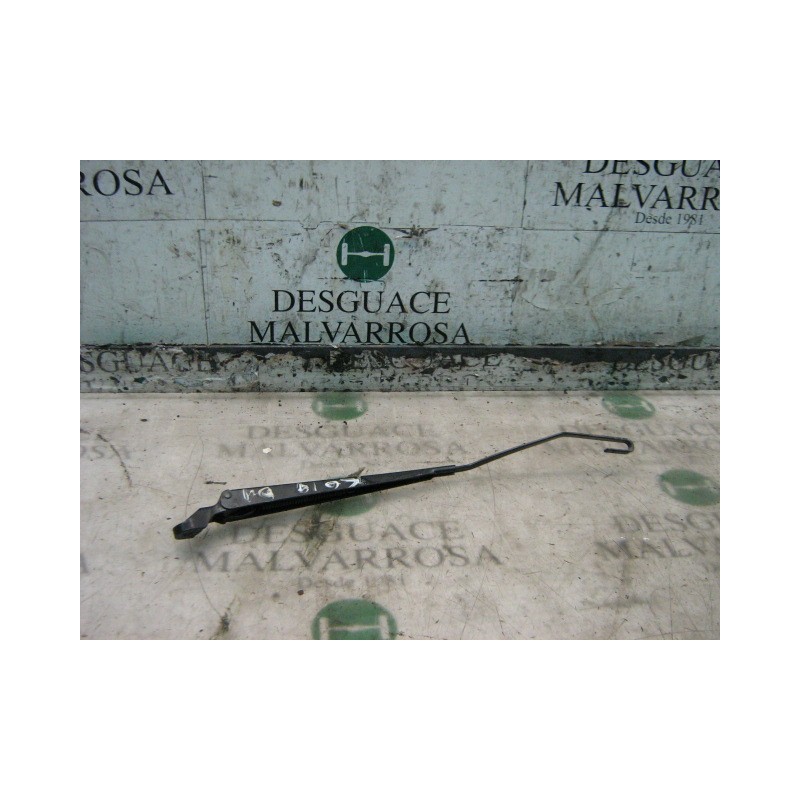 Recambio de brazo limpia delantero derecho para peugeot 306 berlina 3/4/5 puertas (s2) xs referencia OEM IAM   