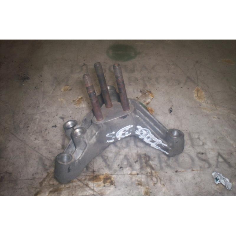 Recambio de soporte cambio para volvo s40 berlina 1.9 d referencia OEM IAM   