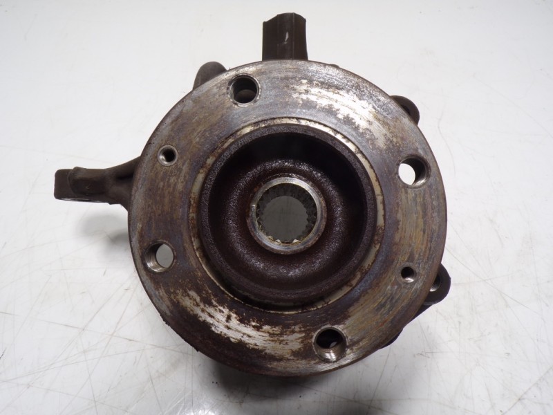 Recambio de mangueta delantera derecha para peugeot 208 1.4 hdi fap referencia OEM IAM 1607557580  