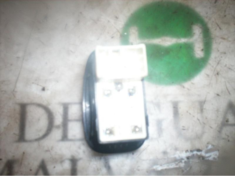 Recambio de mando elevalunas trasero derecho para hyundai accent (lc) crdi gl referencia OEM IAM 9358025015PK  