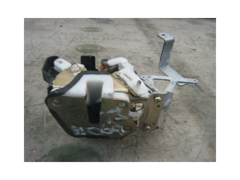 Recambio de cerradura puerta trasera izquierda para mitsubishi outlander (cu0w) 2.0 2wd referencia OEM IAM   