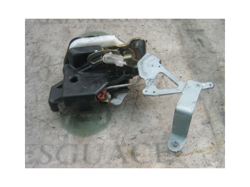 Recambio de cerradura puerta trasera izquierda para mitsubishi outlander (cu0w) 2.0 2wd referencia OEM IAM   