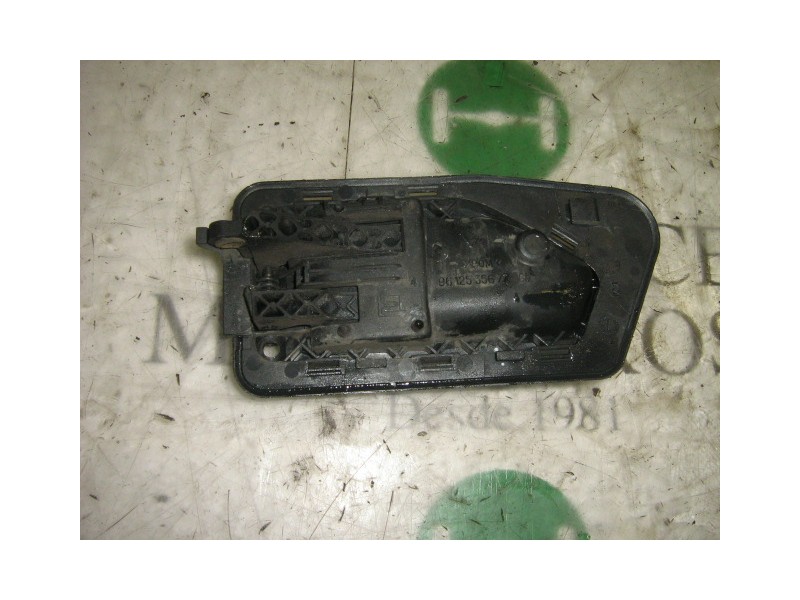 Recambio de maneta interior delantera derecha para peugeot 306 berlina 4 puertas (s1) srd referencia OEM IAM   
