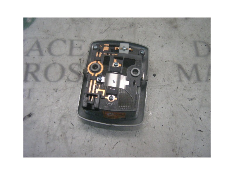 Recambio de piloto interior para kia cerato 2.0 ex crdi familiar (5-ptas.) referencia OEM IAM   