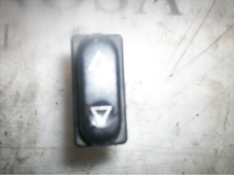 Recambio de mando elevalunas delantero izquierdo para peugeot 306 berlina 3/5 puertas (s1) graffic referencia OEM IAM   