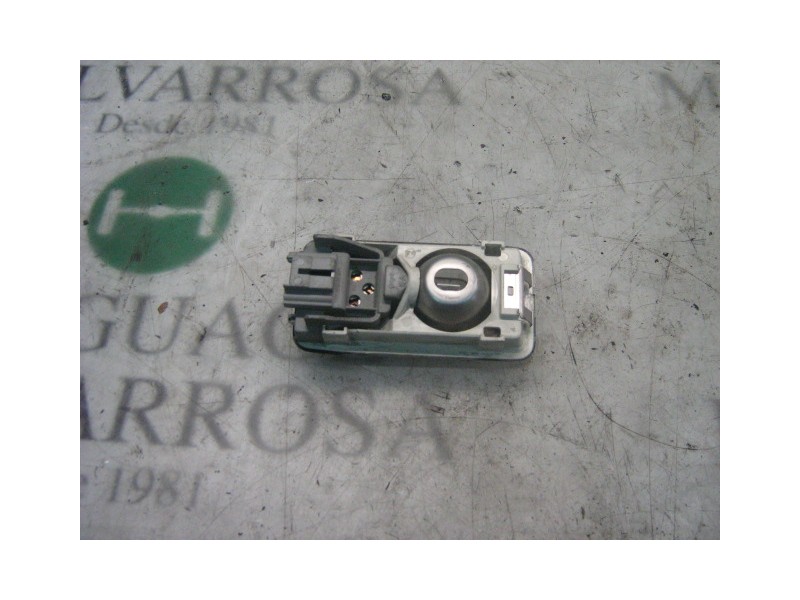 Recambio de piloto interior para citroën xsara berlina 1.6 attraction referencia OEM IAM   